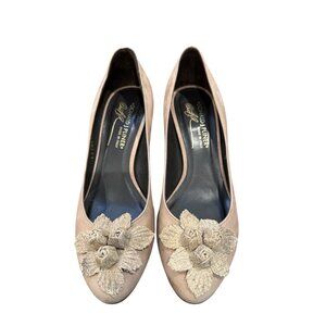 Donald J Pliner Womens Size 7 M Beige Suede Kitten Heel Pumps With Floral Embell